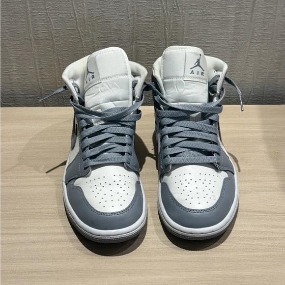 Men's Two-Tone Air Jordan 1 Mid - Picture 5 of 6